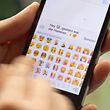 Zum Themendienst-Bericht von Tobias Wienke vom 21. April 2016: Am Anfang war der �:-)�:�30 Jahre sp�ter machen die Nachfahren des Ur-Emoticons, die Emojis, Textkommunikation mit dem Smartphone bunter und lebendiger. (Archivbild vom 14.04.2016/Nur zur redaktionellen Verwendung durch Themendienst-Bezieher.) 
Foto: Inga Kjer