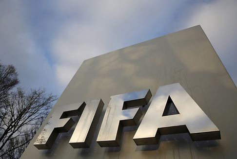 Beim Fußball-Weltverband FIFA: Neue Razzia - und ein hoher Millionenbetrag