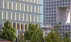 Ob und inwiefern die verstärkte Verlagerung von Arbeit ins Homeoffice eine Auswirkung auf den Bedarf an Bürofläche haben wird, ist noch ungewiss.