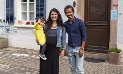 Porter à Misereshaff - Centre de Formation Jeunes - Mme Cattani , Portrait de Mme Cattani, son mari et leur fille devant la ferme Misère, vues de la ferme Misère, fotos: Julian Pierrot/Luxemburger Wort / Foto: Julian PIERROT