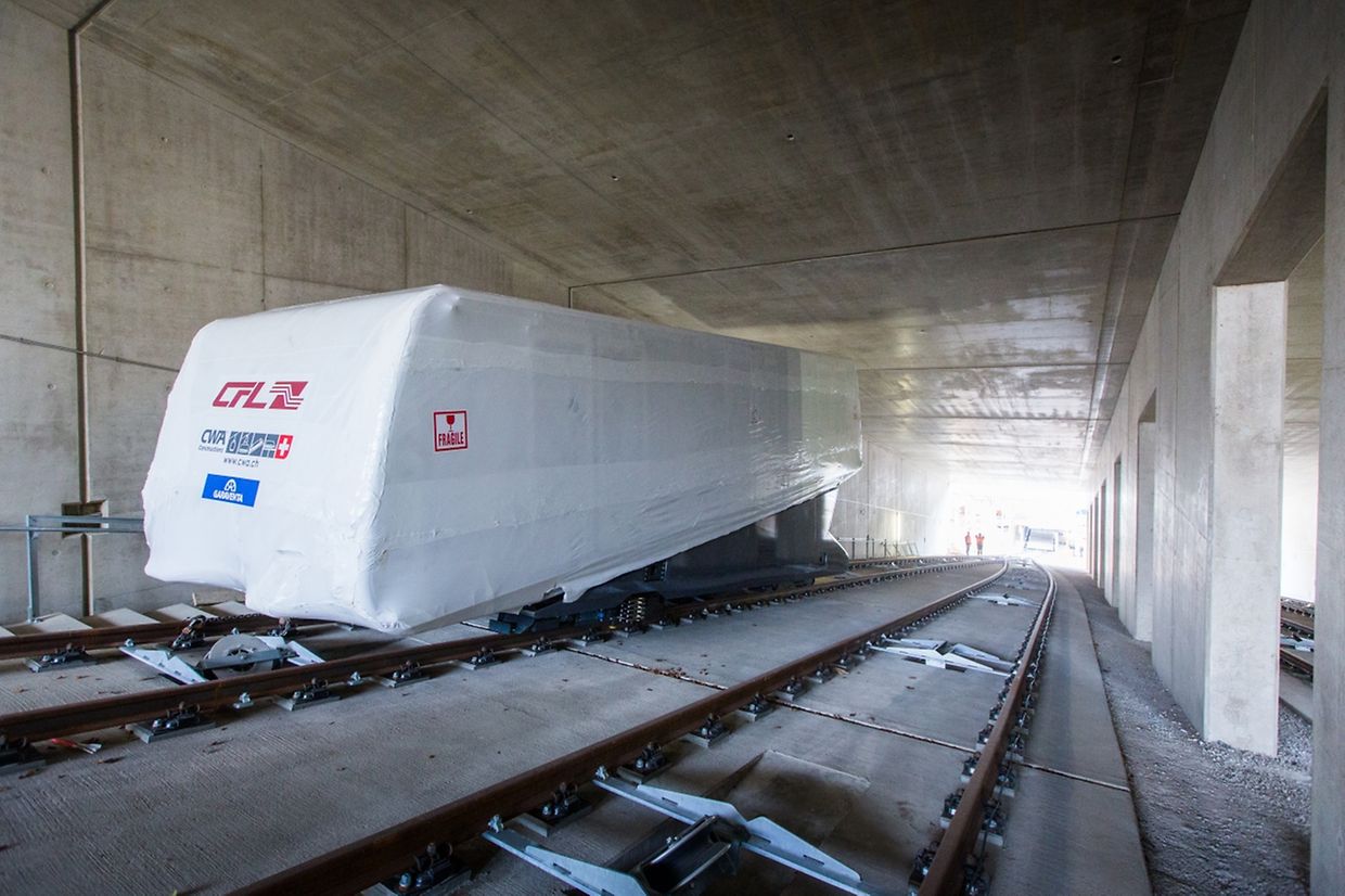 Dans une cabine il y a de la place pour 168 passagers.