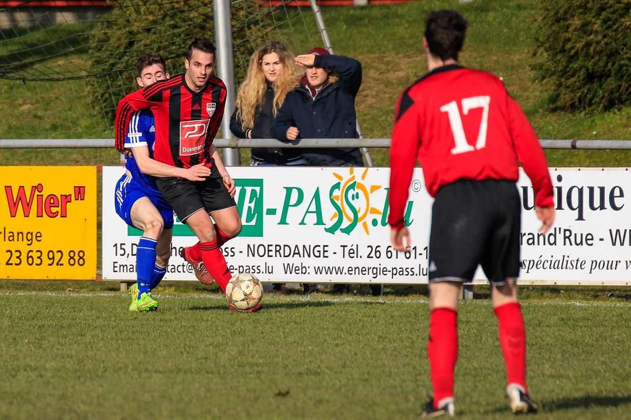 Kevin Hirsch (Koerich/Septfontaines) accroché par Chris Meisch (Boevange)
