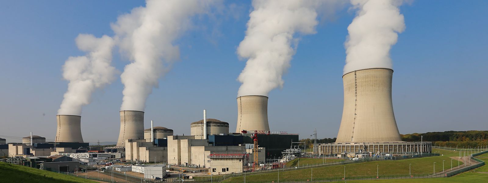 Deux réacteurs de la centrale nucléaire mosellane de Cattenom sont jusqu'ici concernés par des opérations de maintenance visant à déceler un problème de corrosion. 