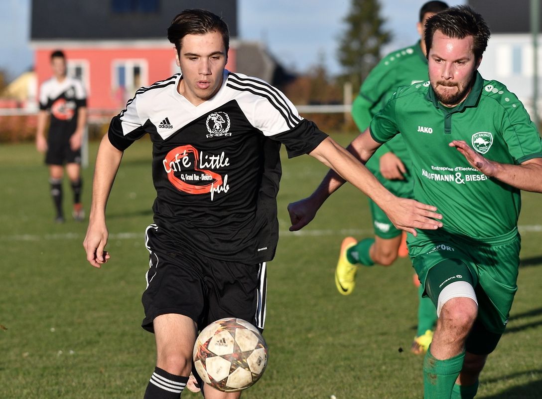 Danny Lago et Chris Feinen / Football Coupe FLF Luxembourg, 32ème de finale, Saison 2016-2017 / 30.10.2016 / Racing Heiderscheid - Eschdorf vs Jeunesse Gilsdorf  /Stade Um Quatre Vents, Eschdorf / Photo : Michel Dell'Aiera