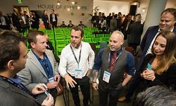 Le cloud, une solution entre entreprises et régulateurs -Thomas Scherer -  (Telindus) - Bob Krentler (Google)