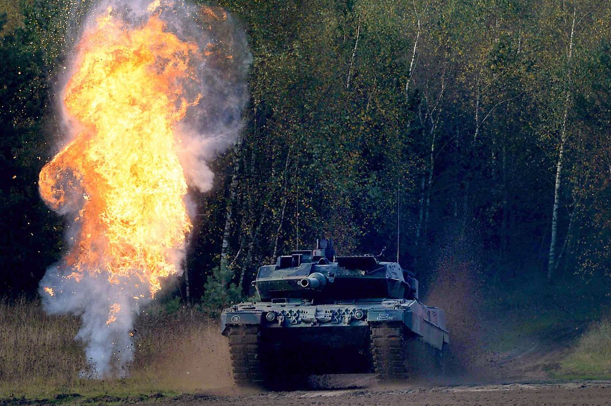 Deutschland will in einem ersten Schritt 14 Leopard-Kampfpanzer des Typs 2A6 aus den Beständen der Bundeswehr in die Ukraine liefern. 