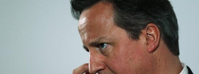 O primeiro-ministro britânico, David Cameron, disse que sair da União Europeia seria pôr uma bomba debaixo da economia britânica