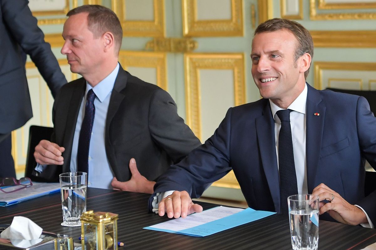 French president Emmanuel Macron (R) Photo: AFP