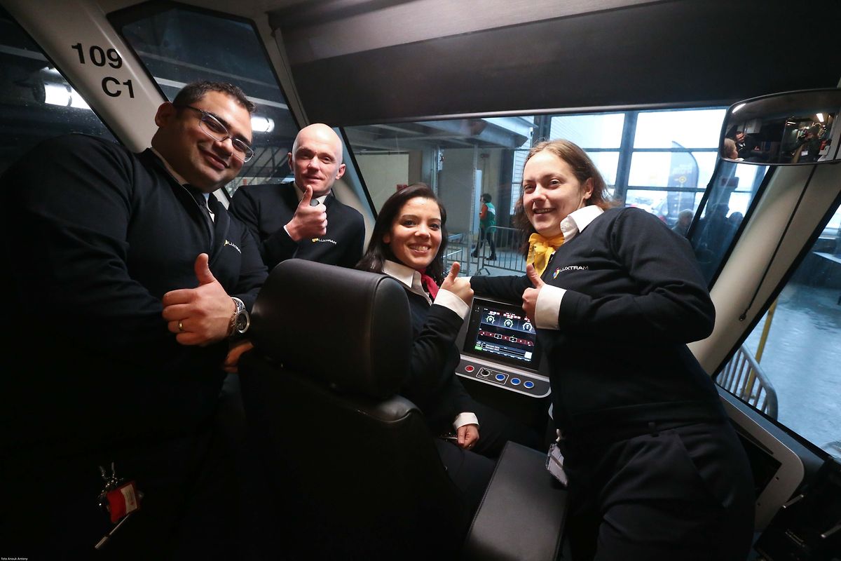 10.12.2017 Luxembourg, Kirchberg, Einweihung Tram, Tramsschienen, Mobilitéit , Alan, Fréderique, Mélissa et Natascha, les conducteurs du 10. décembre 2017 ,CFL, photo Anouk Antony
