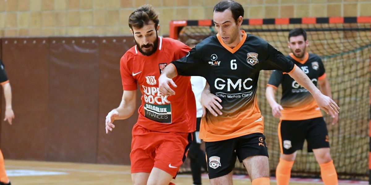 Antonio Da Rocha, (en noir) et l'Amicale Clervaux Futsal ont dû reconnaître la supériorité du FCD03 de Daniel Garrido.