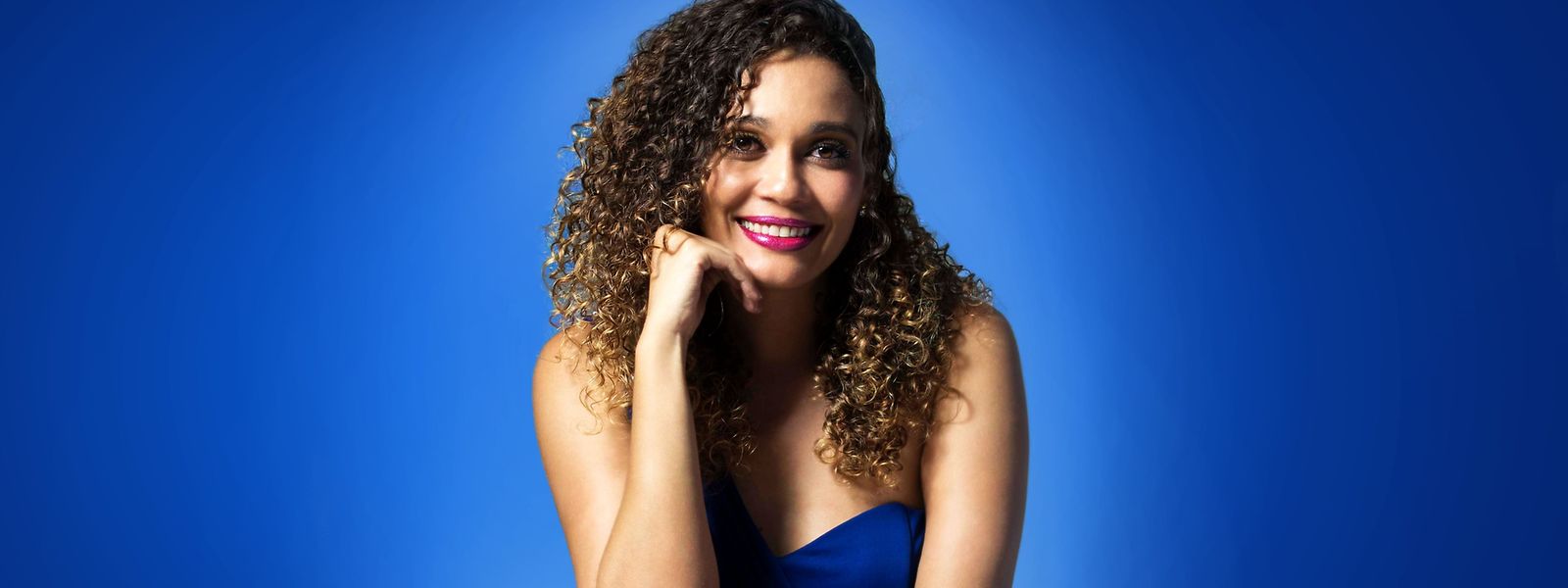 Solange Cesarovna gere a partir de Cabo Verde os concertos e a Sociedade Cabo-verdiana de Música, de que é presidente 