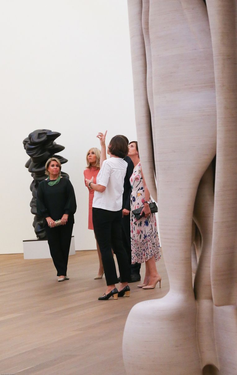 Programme culturel pour les conjoints à Neimënster puis au MUDAM en compagnie de la grande-duchesse Maria Teresa