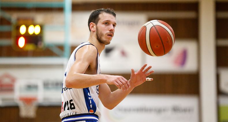 Thomas Grün (Esch - 7) / Basketball LBBL Herren Luxemburg, Saison 2022-2023, 6. Spieltag / 22.10.2022 / Basket Esch - Résidence Walfer / Centre Omnisports Henri Schmitz / Foto: Yann Hellers
