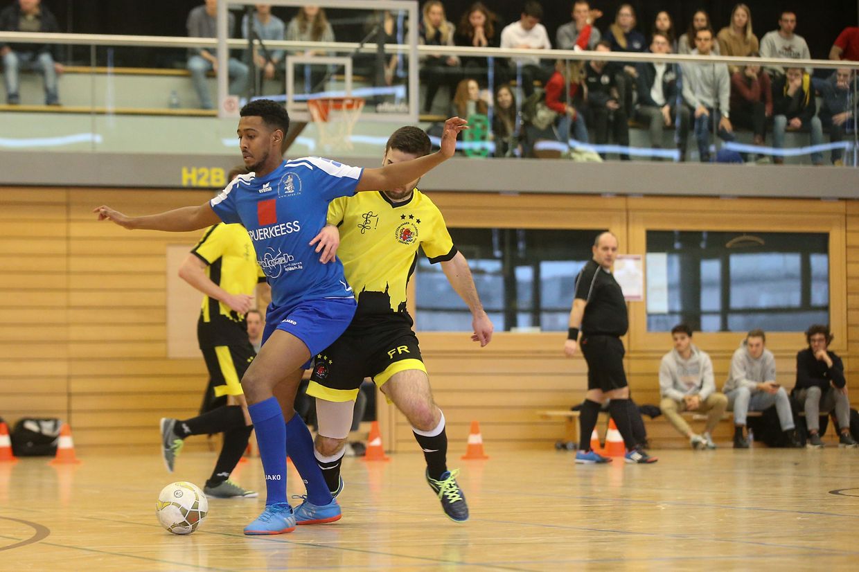 Strasbourg (blaue Trikots) wurde in der Finalgruppe Vorletzter.