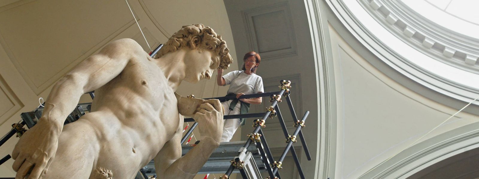 Das Prunkstück der Galleria dell'Academia in Florenz wird gehegt und gepflegt.