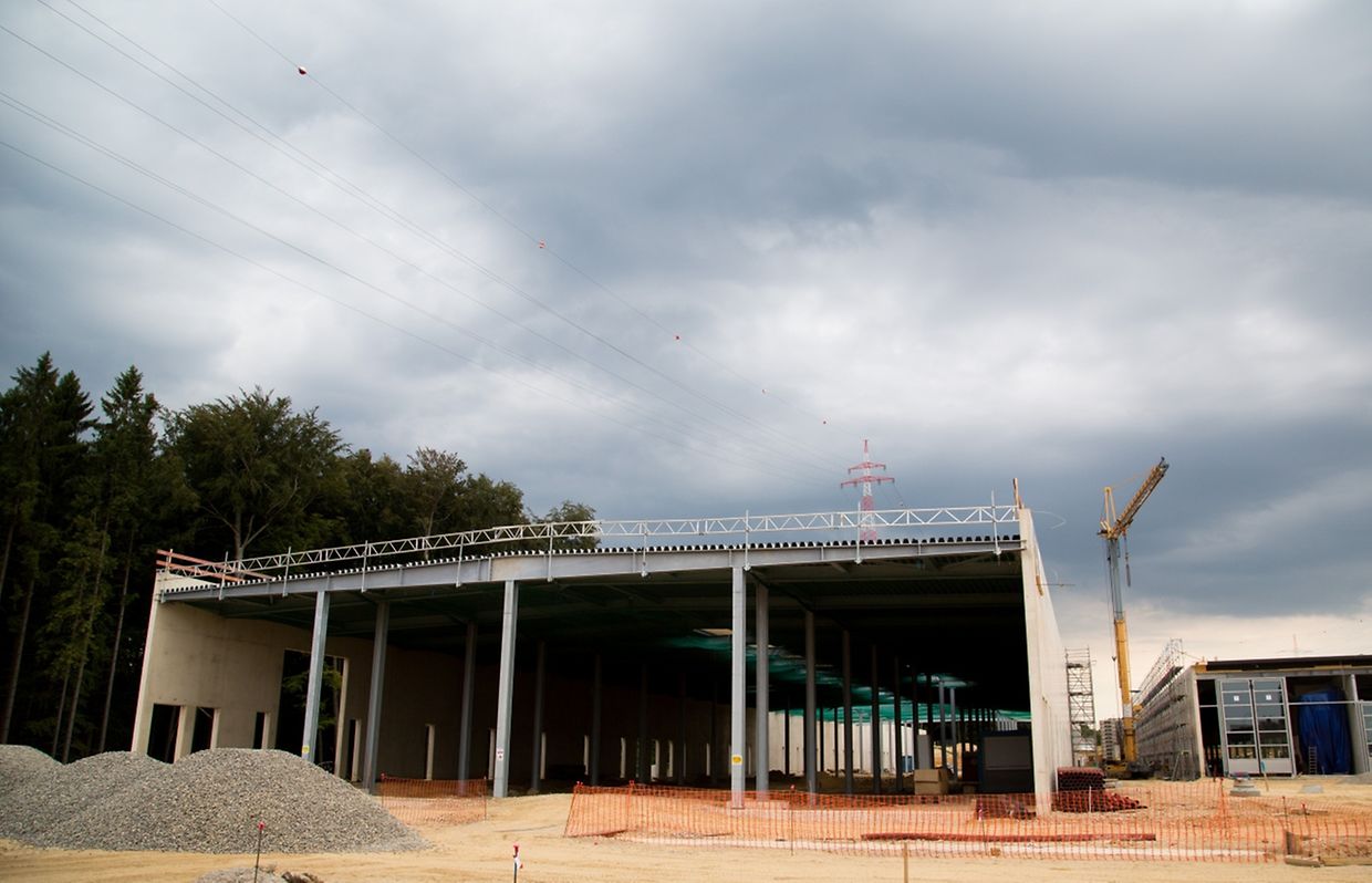 Ce tout nouveau hangar peut accueillir 32 véhicules.