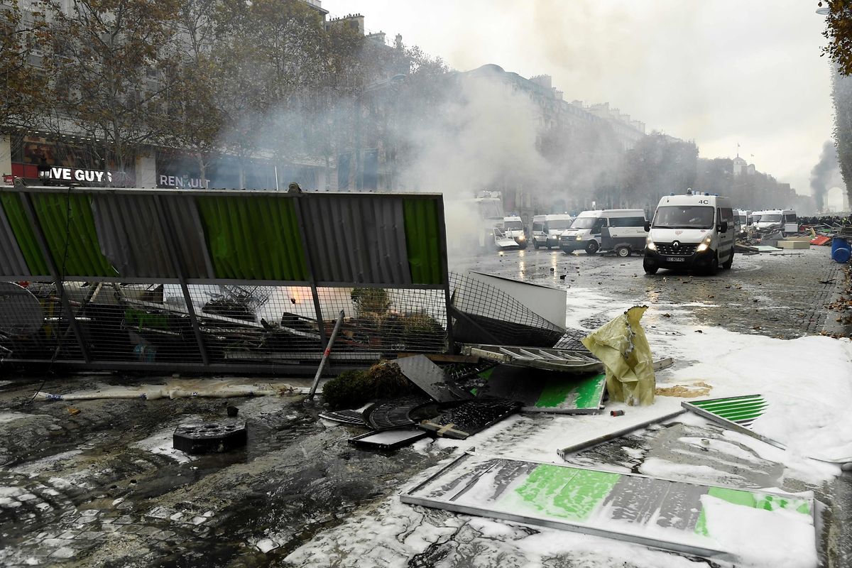In einigen Teilen von Paris sind die Proteste ausgeartet.