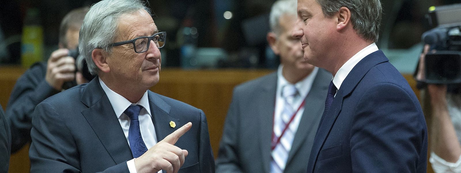 Le président de la Commission européenne, Jean-Claude Juncker, et le Premier ministre britannique, David Cameron, mercredi 23 septembre à Bruxelles