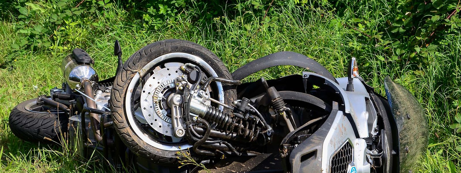 Bei Schengen kam es zu einem tödlichen Unfall mit einem dreirädrigen Roller, der mit Autoführerschein gefahren werden darf.