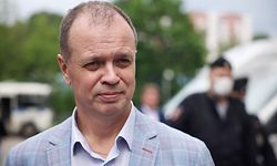 (FILES) In this file photo taken on June 9, 2021 the lawyer and Team 29 head Ivan Pavlov speaks with media near the Moscow City Court, which is considering whether to brand jailed Kremlin critic Alexei Navalny's prominent anti-corruption organisation extremist, a ruling that would ban its activities and could see staff jailed. - A Russian legal group that recently defended the organisations of Kremlin opponent Alexei Navalny said on July 18, 2021, it was disbanding over fears of criminal sanctions. Team 29 said its website had been blocked after a request from prosecutors, who accuse the group of links with a Czech organisation that has been deemed "undesirable". (Photo by Dimitar DILKOFF / AFP)