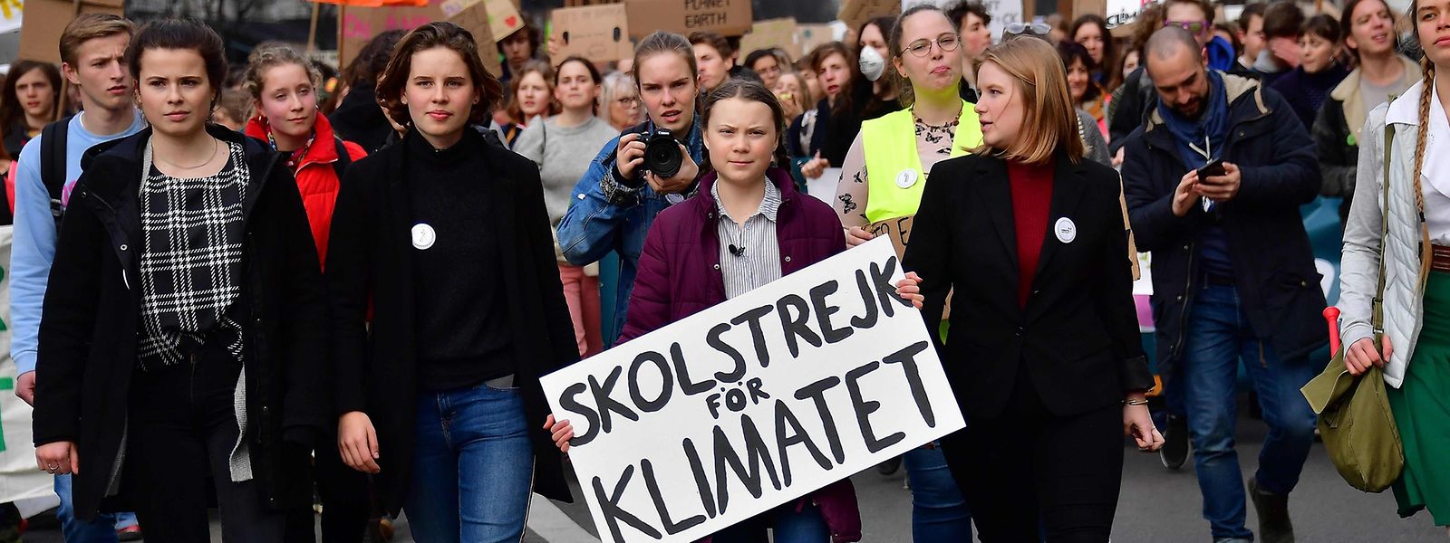 La jeunesse manifeste pour le climat depuis des semaines en Belgique. Au centre de la photo: la militante suédoise Greta Thunberg.
