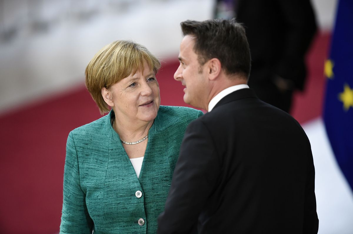 Die deutsche Kanzlerin mit Premierminister Xavier Bettel am Donnerstag in Brüssel.