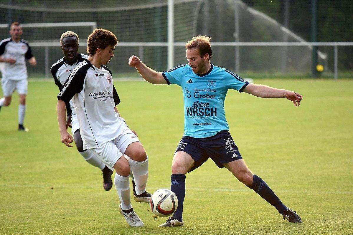 Äischdall (D1) - Merl (D2) 2-5. Ken Stockreiser (Äischdall) et Eleandro Giannetto.