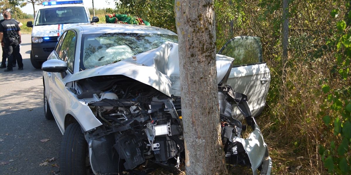 Der Unfallverursacher trug leichte Verletzungen davon. 