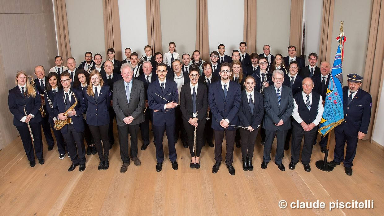 concert de nouvel an - « Harmonie des Jeunes Prince Guillaume Differdange » (direction Leroy Vandivinit-)  et « Harmonie Municipale de la Ville de Differdange » (chef-d’orchestre Gilles Krein ) présentation Manu Goergen.  aalt Stadhaus  -Differdange - 24.01.2016