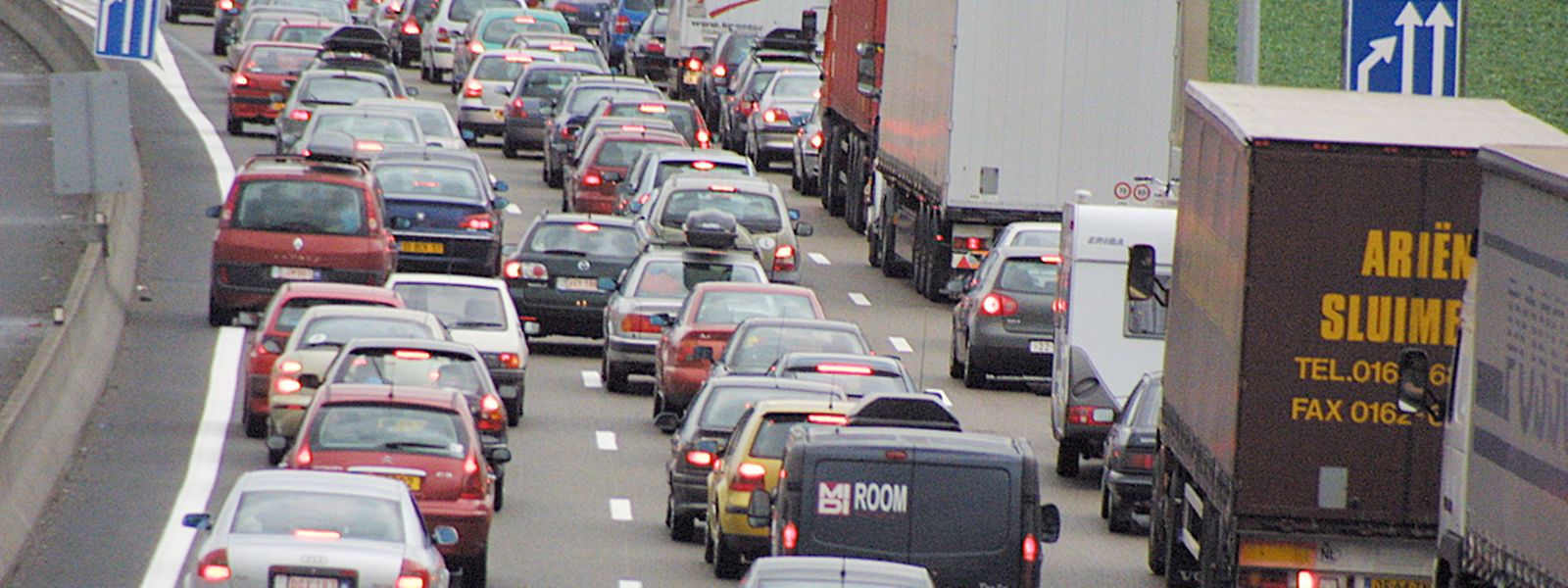 Schicksal des "Frontaliers": Ein Job in Luxemburg, ein Daheim im Ausland. Wird er die Gratis-Kindertagesstätte für seine Kinder  in Anspruch nehmen dürfen?