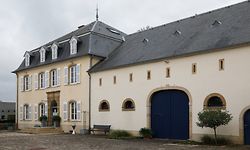 Bei dem Umbau zur Gemeindeverwaltung achteten die Architekten darauf, das Erscheinungsbild des Schlosses so gut wie möglich beizubehalten.