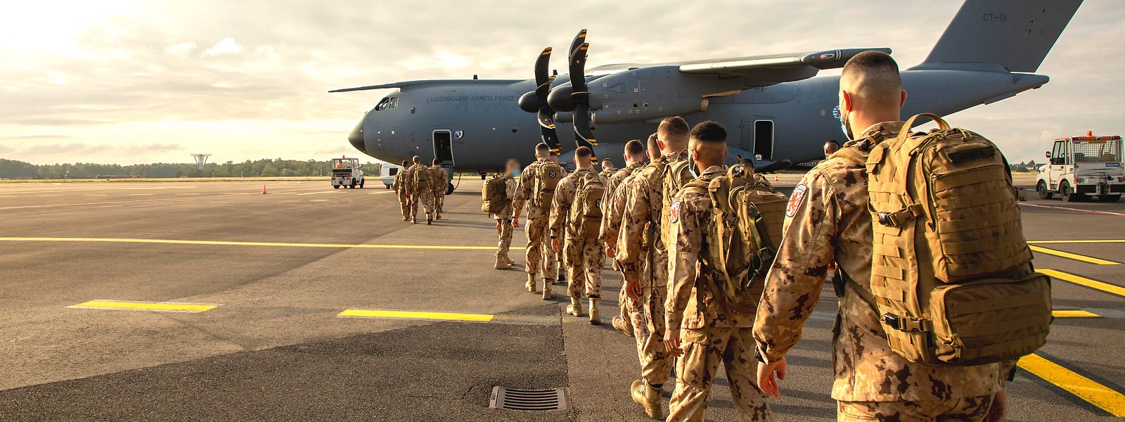 Vom Findel aus starteten im Juni 2021 luxemburgische Soldaten in Richtung Mali.

