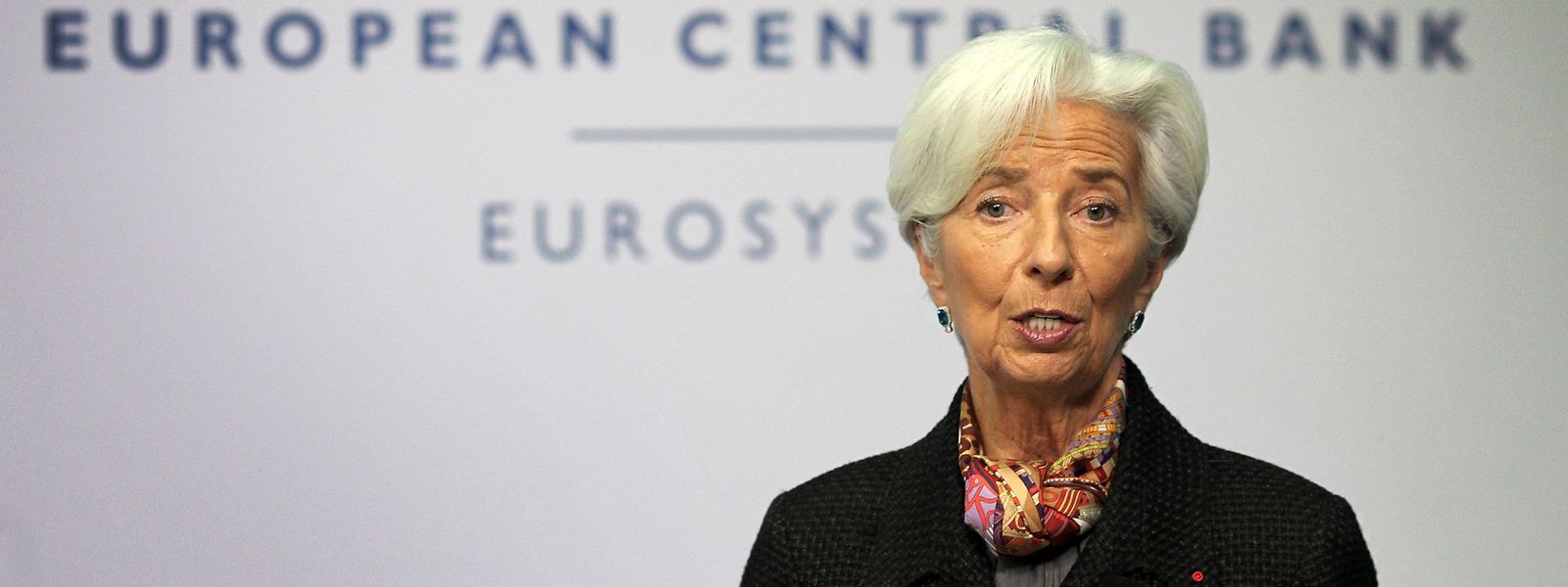 Pour Christine Lagarde, l'intensification de la pandémie pose des risques «pour les perspectives économiques à court terme».