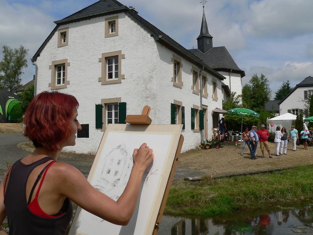 Kunst bewundern, anfassen, ausprobieren und erwerben: Im Kiischpelt waren der Fantasie an Nationalfeiertag erneut keine Grenzen gesetzt.