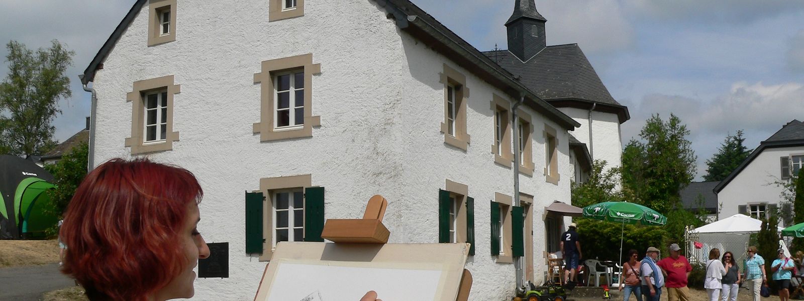 Ohnehin schon ein malerisches Dörfchen, verwandelte sich Lellingen an Nationalfeiertag erneut in eine einzige Freiluft-Galerie.