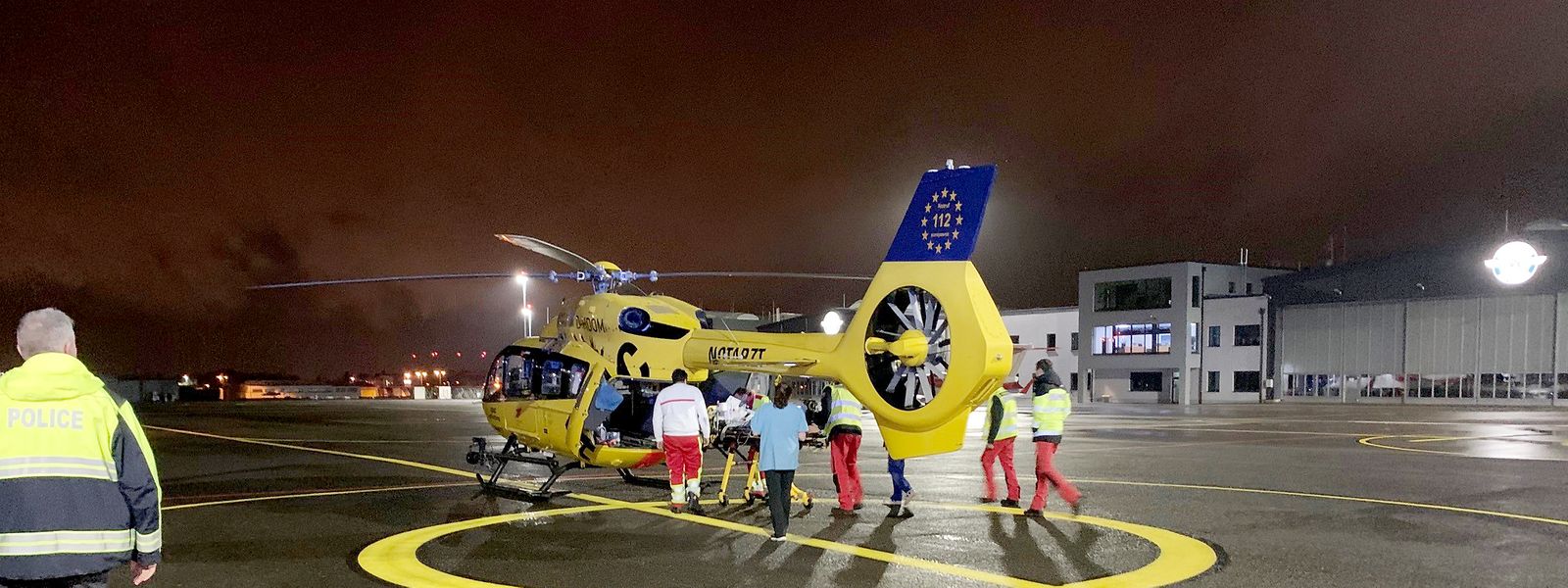 A criança doente foi transferida de helicóptero para a Alemanha.