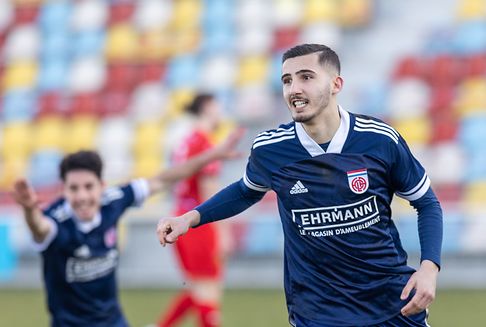 Coup de sifflet pour les championnats de football 