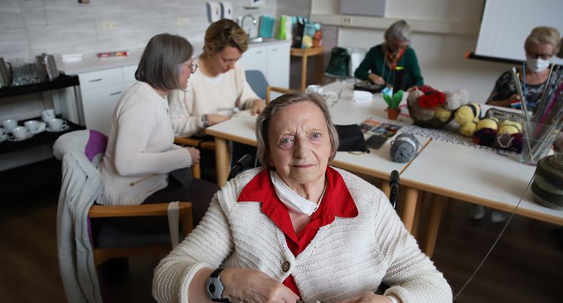 “Mamie et moi”: Bomien, déi Mutzen, Schaler etc. fir Sans-Abris strëcken.
Luxemburg 25/11/2022 Foto: Sibila Lind