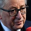 President of the European Commission Jean-Claude Juncker talks to journalists as he arrives to attend the European Social Summit in Gothenburg, Sweden, on November 17, 2017. / AFP PHOTO / Jonathan NACKSTRAND