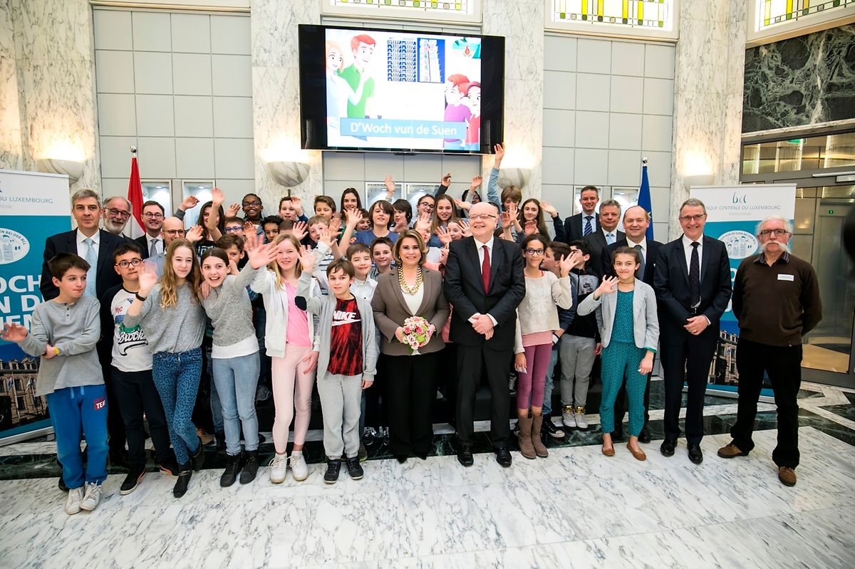 Gruppenfoto mit der Großherzogin und dem BCL-Chef Gaston Reinesch.