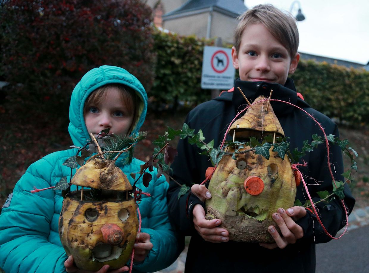 27.10.2018 Luxembourg,  Munshausen, bei der Robbesscheier, Trauliicht, Grusel, Geister Hintergrund der Geschichte, Geisterumzug,  photo Anouk Antony