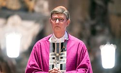 Rainer Maria Woelki, Kardinal der römisch-katholischen Kirche, hat seinen Rücktritt vom Amt des Erzbischofs von Köln angeboten.