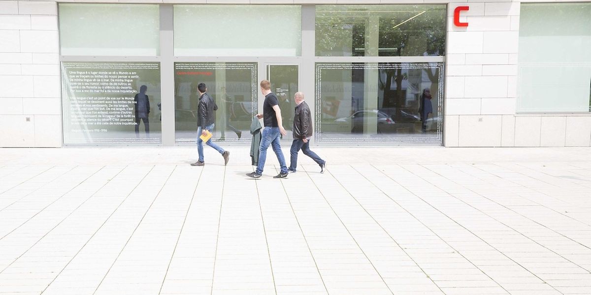 O Centro Cultural Português fica na Place Joseph Thorn, n° 4, na cidade do Luxemburgo. 