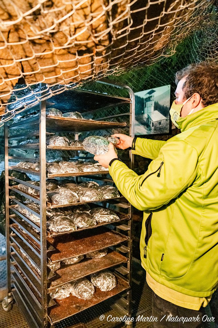 Lagerung der Stollen während 3 Wochen in der Kupfergrube, Photo : Caroline Martin ©