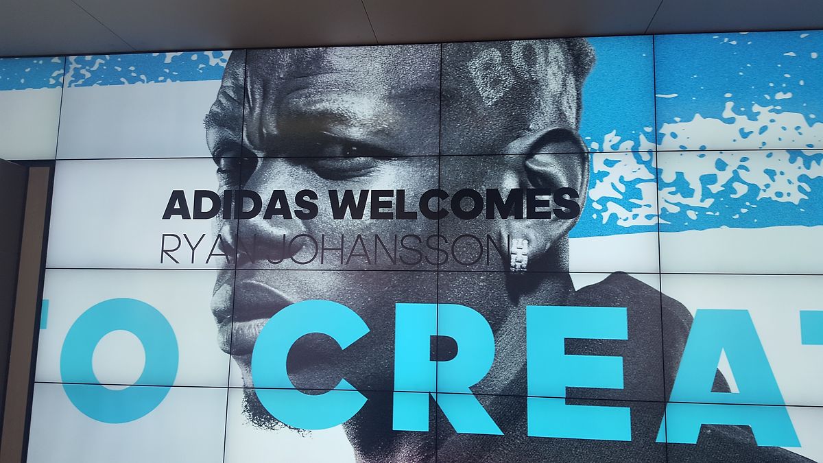 Auch der Ausrüster Adidas hieß Ryan Johansson Willkommen. In einigen Jahren könnte auch er auf diesem Bild sein, das Paul Pogba von Manchester United zeigt.