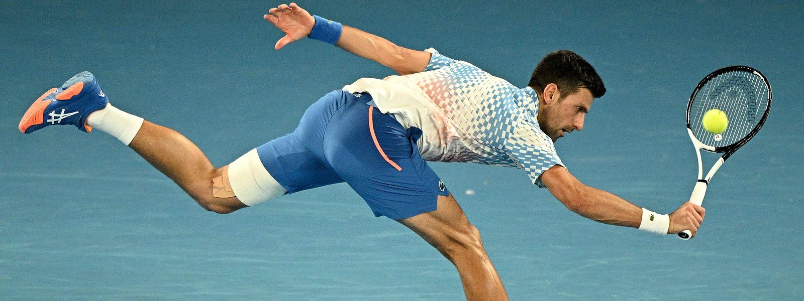 Novak Djokovic tritt bislang bei den Australian Open sehr souverän auf und lässt kaum eine Schwäche erkennen.