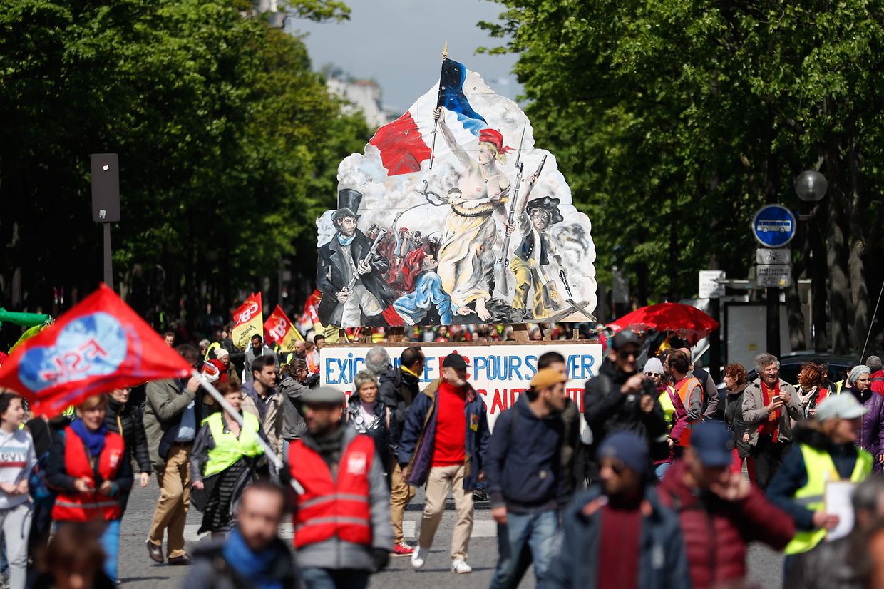 Forças policiais voltaram a ser mobilizadas para o controlo às manifestações dos coletes amarelos em diversas cidades francesas. 