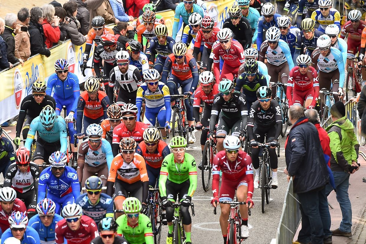 Das Fahrerfeld in Valkenburg