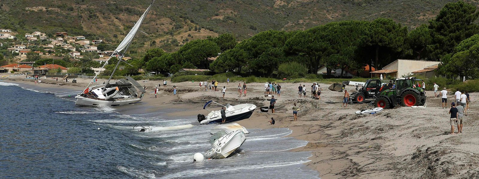 Ein Unwetter hat auf Korsika schwere Schäden angerichtet.