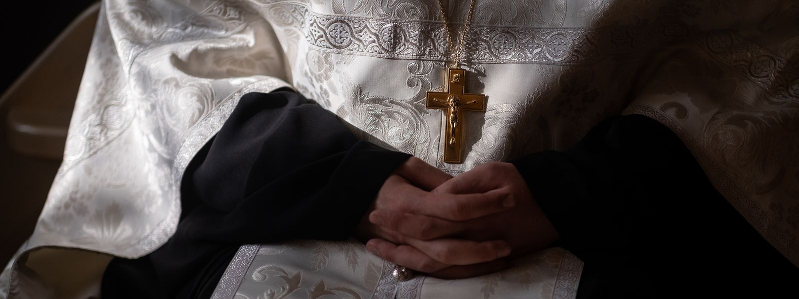 Há dioceses em Portugal que recusam afastar preventivamente os padres suspeitos de abusos sexuais a crianças, enquanto são investigados.